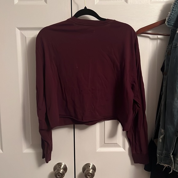 Aritzia - TNA Laid Back Longsleeve - Picture 2 of 3